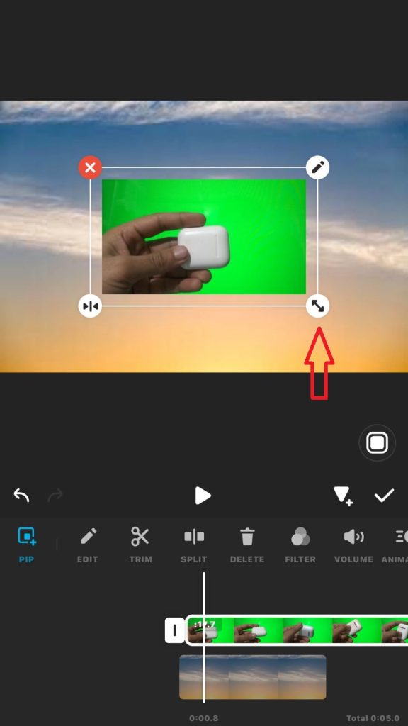 scratch corner to increase size of video